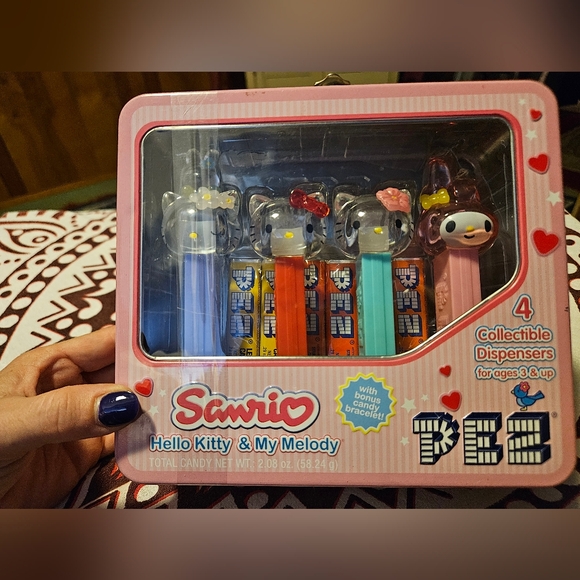 VINTAGE 2006 HELLO KITTY PEZ DISPENSER WITH LUNCH TIN - Picture 2 of 4